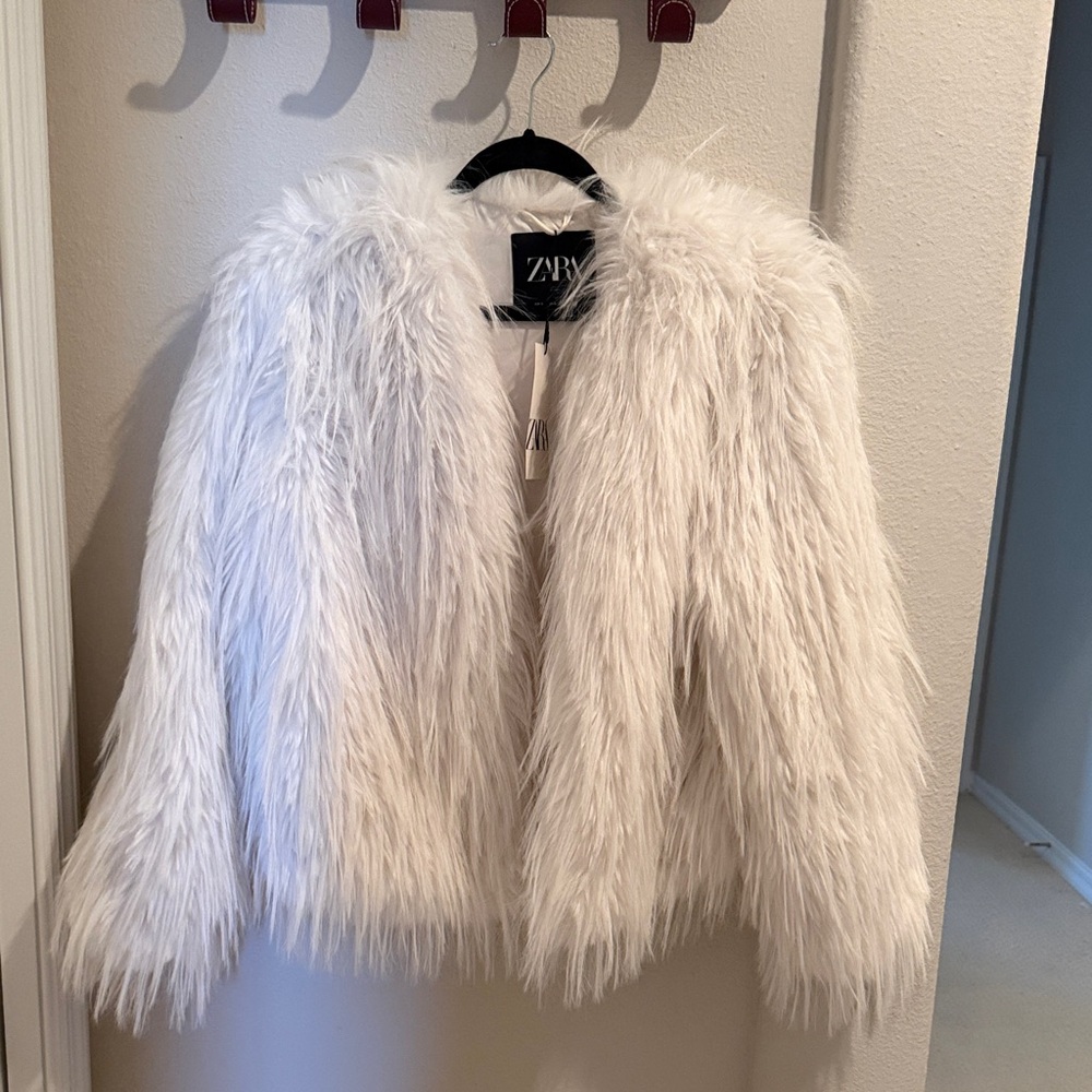 Zara White Faux Fur Jacket - Picture 2 of 8